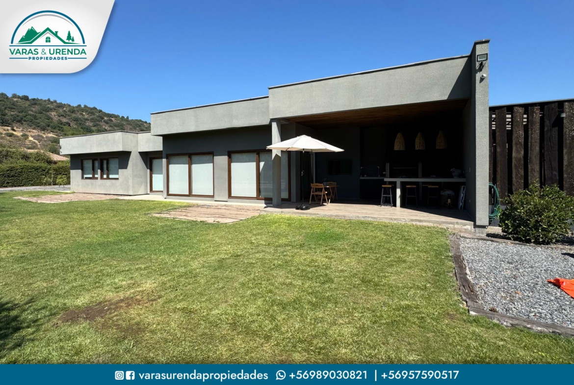 Se Vende excelente casa de 210 m2 en Hacienda Zapallar, Curicó
