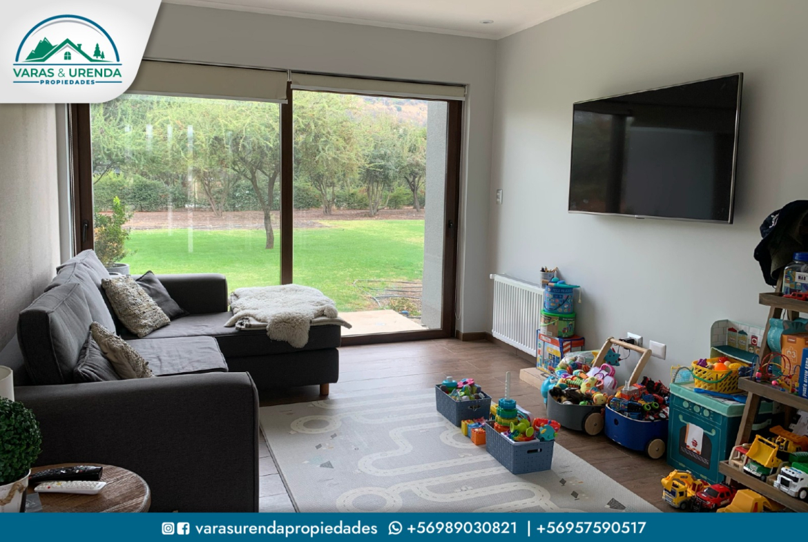 Se Vende excelente casa de 210 m2 en Hacienda Zapallar, Curicó