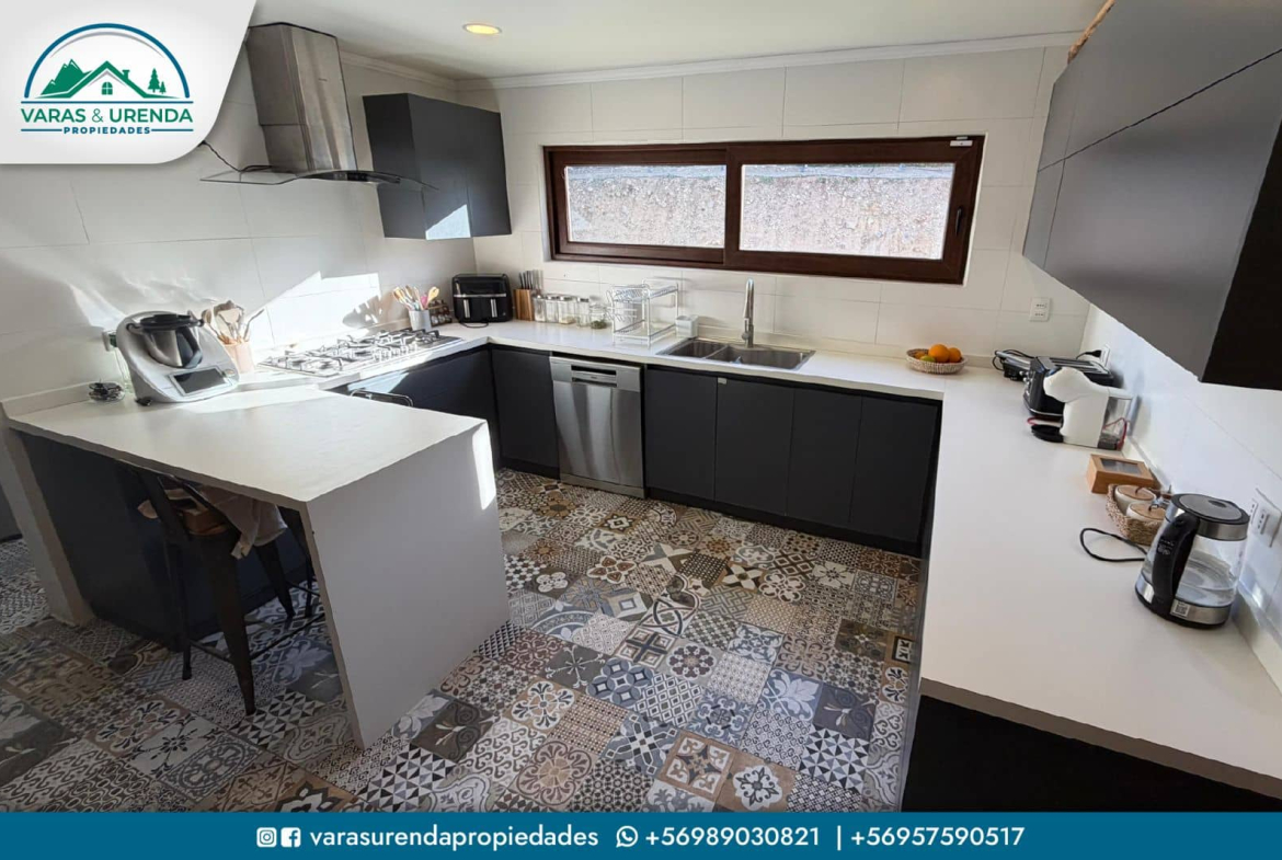 Se Vende excelente casa de 246 m2 en Loteo Casa Parque, Curicó