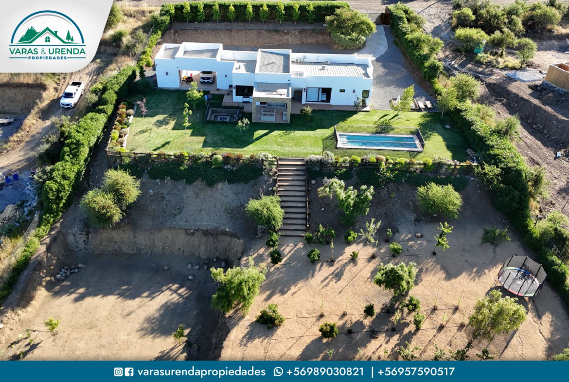 Se Vende excelente casa de 246 m2 en Loteo Casa Parque, Curicó