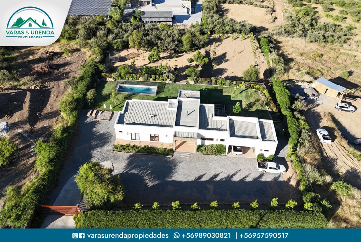Se Vende excelente casa de 246 m2 en Loteo Casa Parque, Curicó
