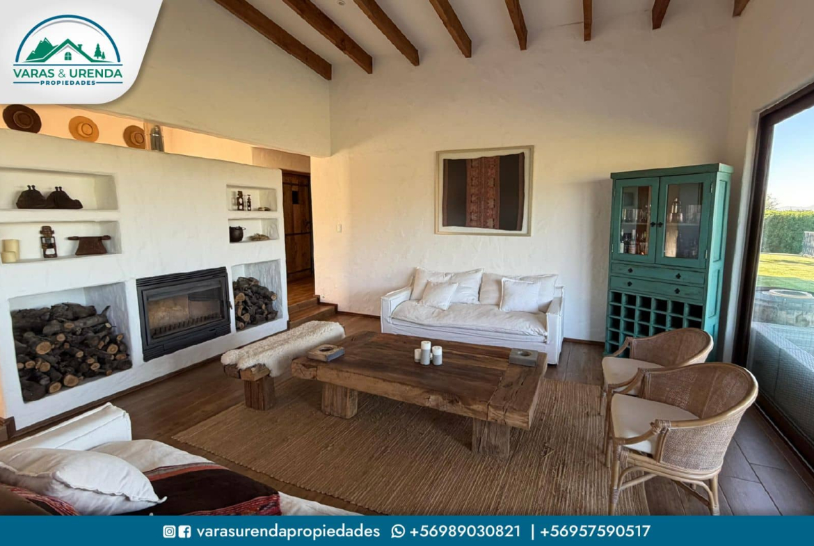 Se Vende excelente casa de 246 m2 en Loteo Casa Parque, Curicó