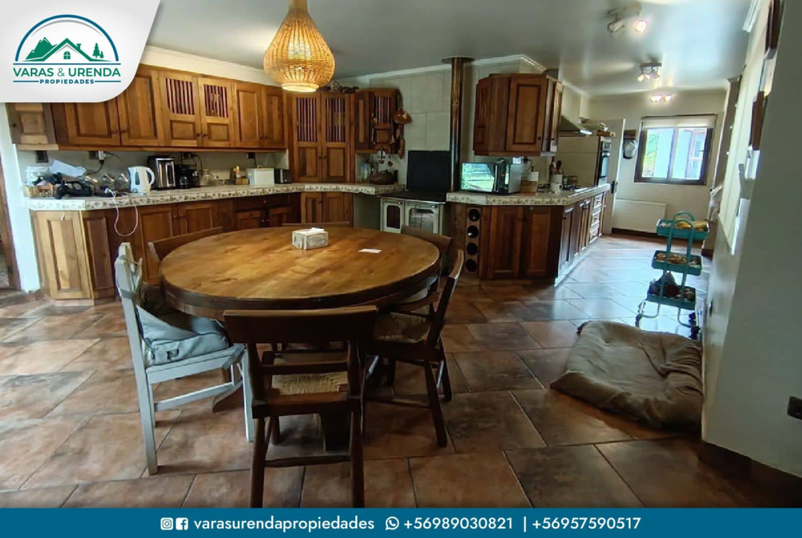Se Vende espectacular casa estilo chilena de 450 m2 en Hacienda de Teno, Curicó